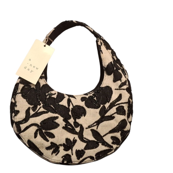 NWT A New Day Mini Beaded Cresent Handbag 🖤 - Picture 3 of 5